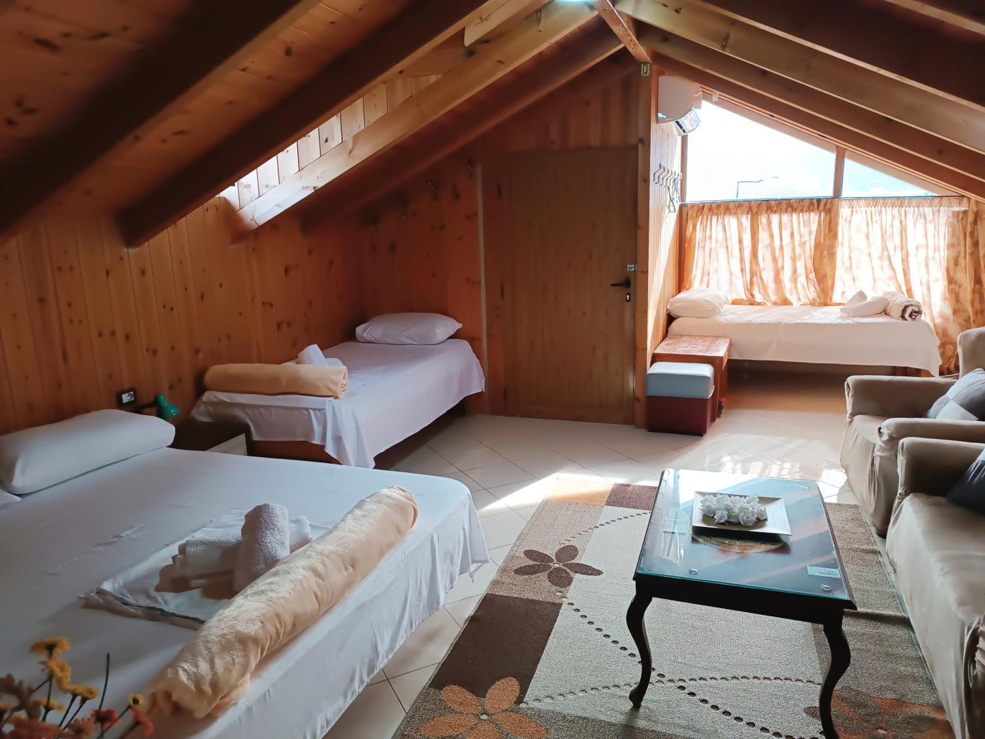 Guesthouse Eva Suite ベラト エクステリア 写真