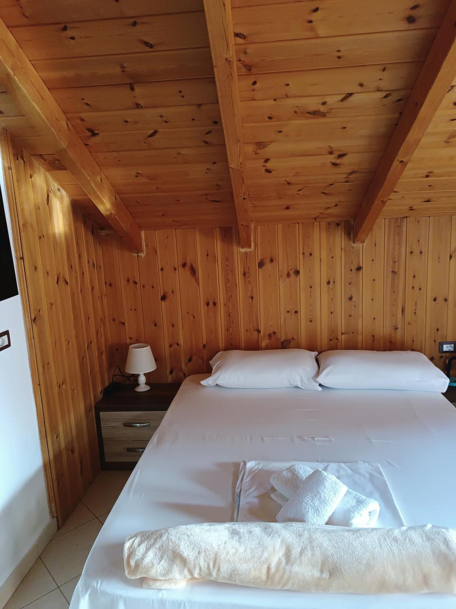 Guesthouse Eva Suite ベラト エクステリア 写真